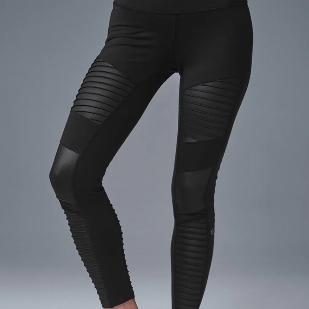 ALO Yoga Black Textured Leggings